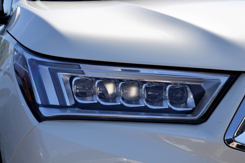 concession-CASTILLON-min_acura-headlamp-2834131